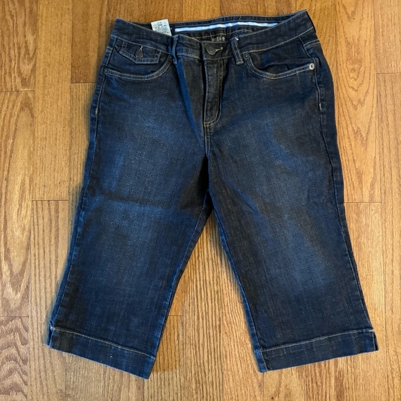 Lands' End Original Fit Modern Waist Capris Womens Size 8 - Picture 1 of 5